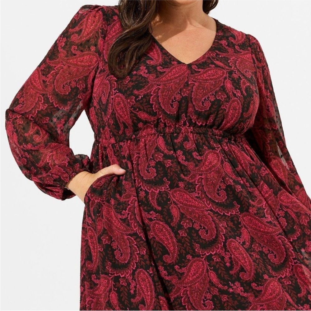 Torrid black and red paisley chiffon dress - Picture 3 of 10